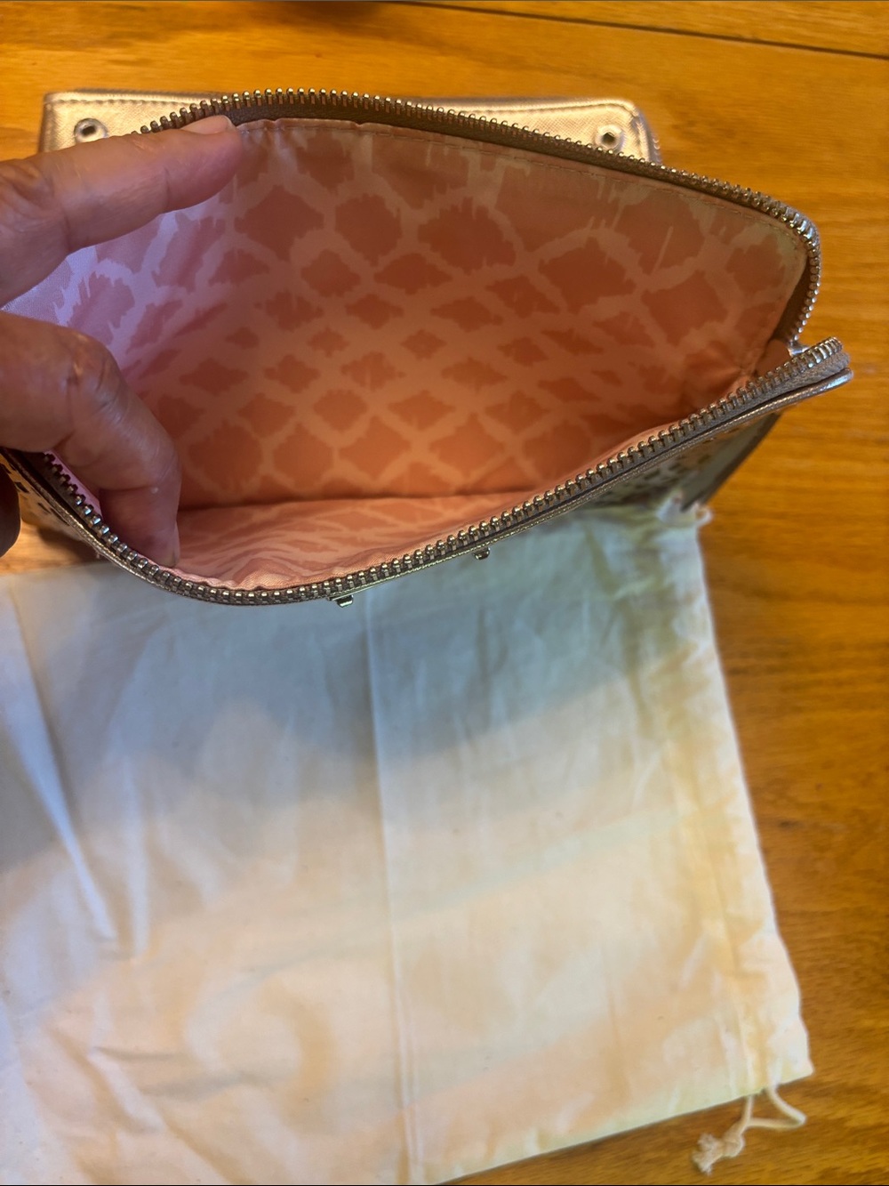 Stella & Dot Metallic Silver Wristlet Clutch with Mirror - Picture 6 of 6
